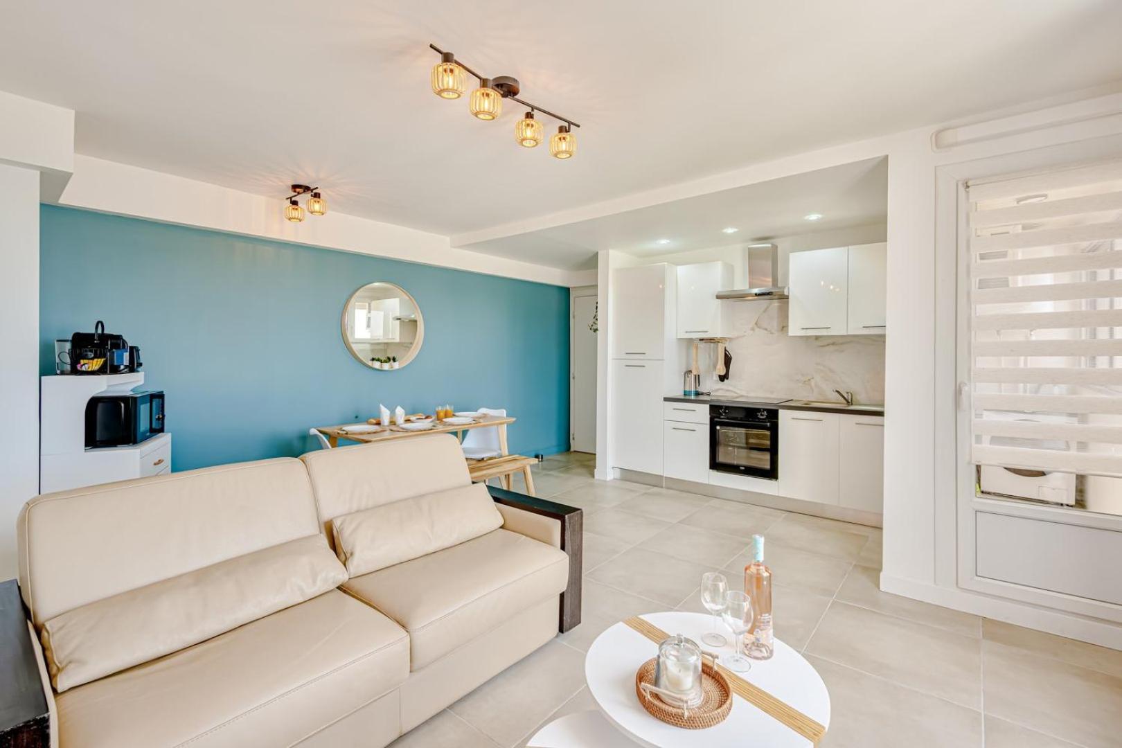 Air-Conditioned Apartment - Sea View Port تولون المظهر الخارجي الصورة
